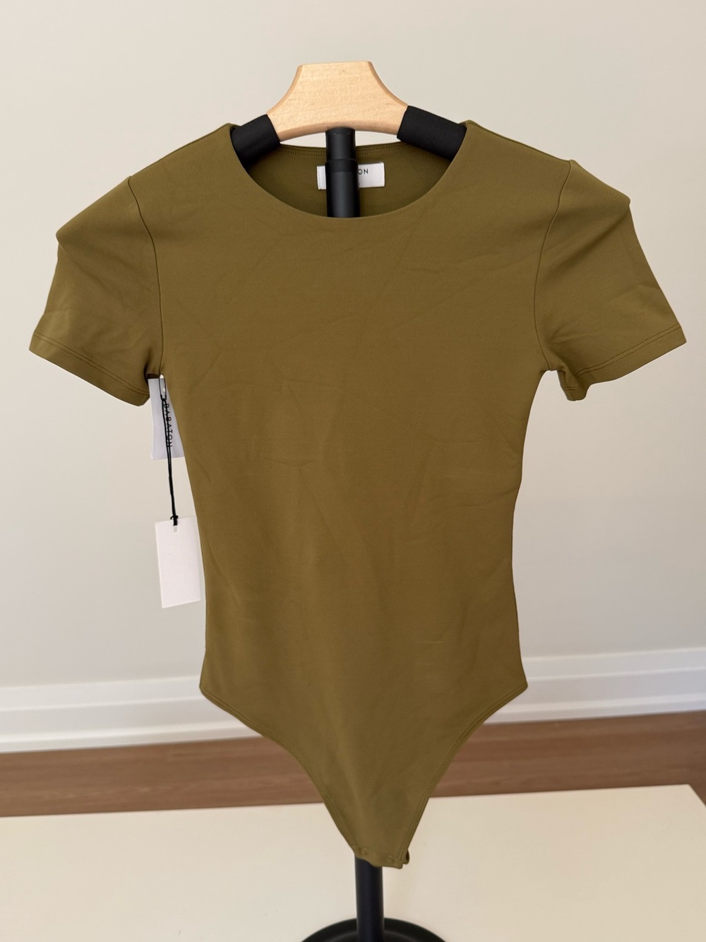 NWT Aritzia Babaton Contour Crew Bodysuit XS Fen Green